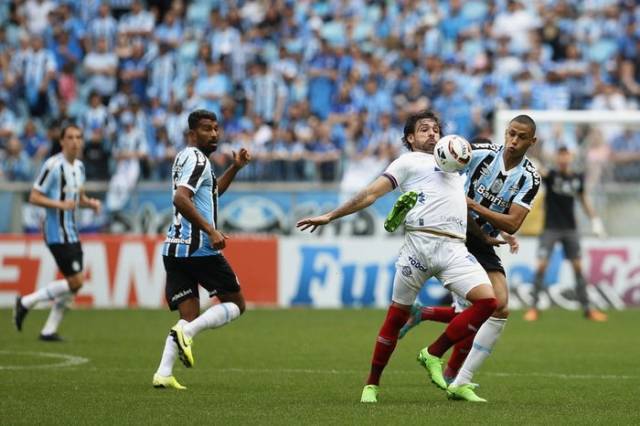 Grêmio busca empate contra o Bahia gol de Thiago Santos e fica mais