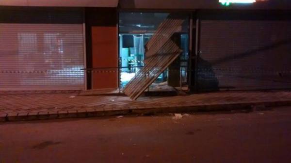 Quadrilha explode agência bancária no Vale do Taquari e leva reféns na fuga