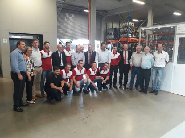 Governador Sartori visita a nova planta da São José Industrial