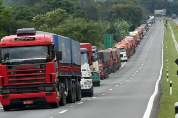 Governo monitora possível nova mobilização de caminhoneiros para greve