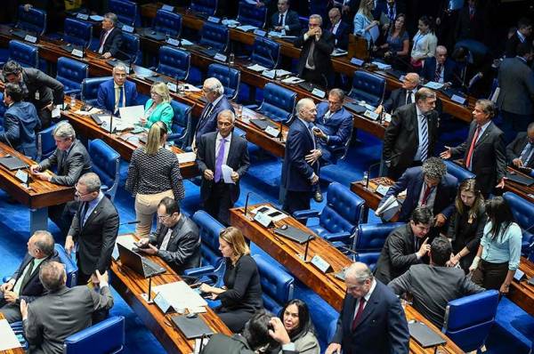 Câmara dos Deputados conclui votação em 2º turno da reforma da Previdência