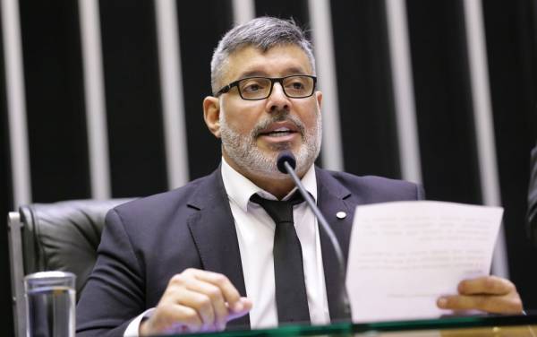 PSL decide expulsar deputado Alexandre Frota por críticas a Bolsonaro
