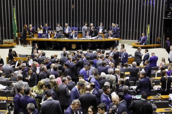 Saiba quais deputados gaúchos votaram a favor projeto que reduz transparência nas eleições