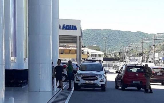 Polícia Militar fecha loja da Havan por descumprir decreto de quarentena em Santa Catarina