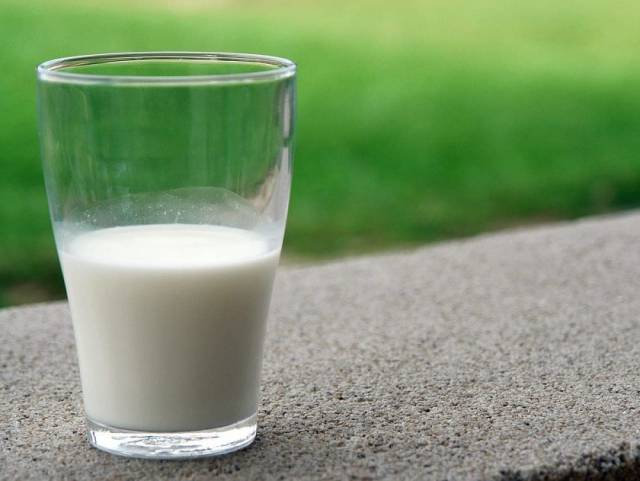 Valor de referência do leite tem recuperação no Estado