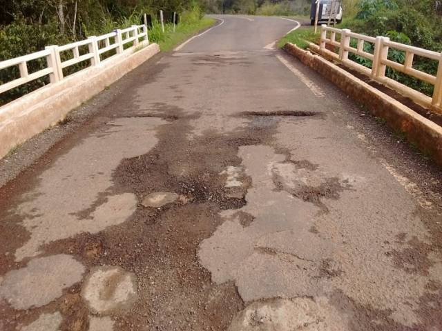 Prefeito de São José do Inhacorá preocupado com situação de ponte e rodovia