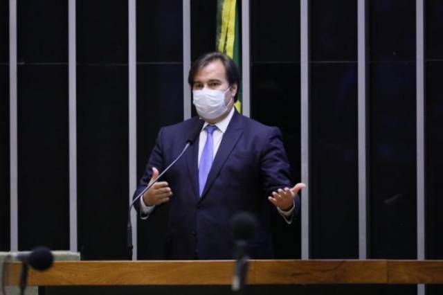 Câmara mantém veto de Bolsonaro a reajustes salariais de servidores na pandemia