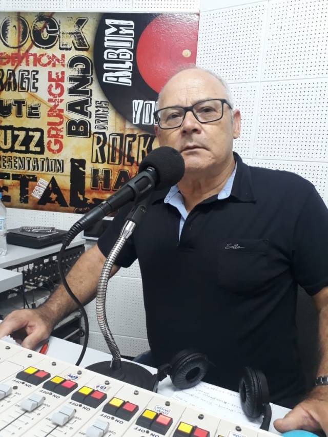J. Moraes está de volta ao microfone da Rádio Colonial