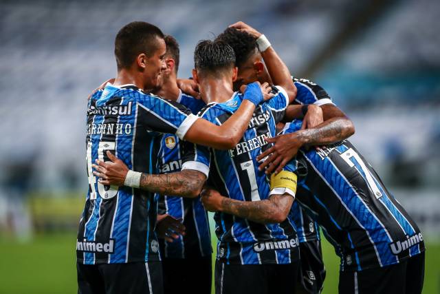 Grêmio goleia o Pelotas na Arena e é vice-líder do Gauchão com um jogo a menos