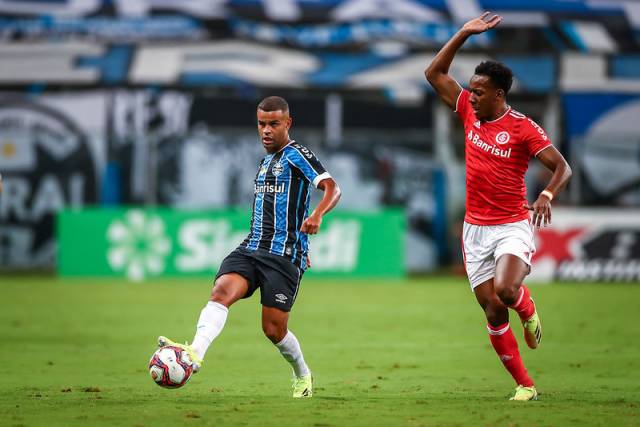 Grêmio vence o 1º Gre-Nal da temporada na Arena