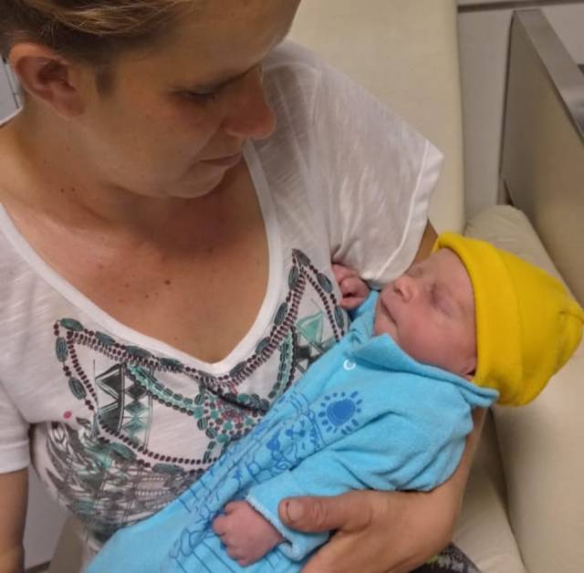 Mulher dá à luz um menino à beira da ERS-168, em São Luiz Gonzaga