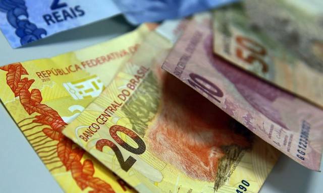 Governo propõe salário mínimo de R$ 1.147 em 2022