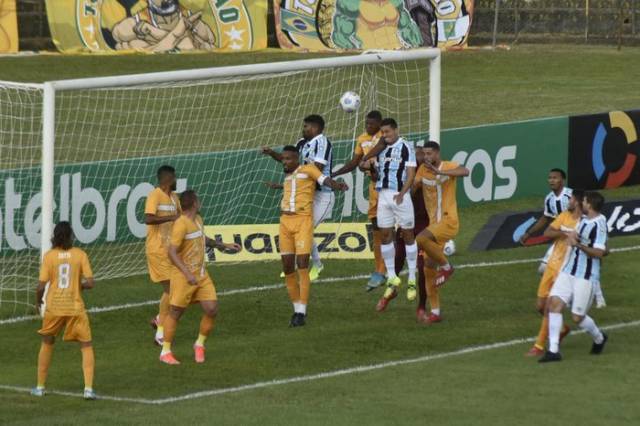 Grêmio empata com o Brasiliense e garante vaga nas oitavas de final da Copa do Brasil