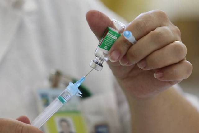 Vacinação contra a Covid-19 em pessoas de 55 a 59 anos ocorre na quarta-feira em Três de Maio