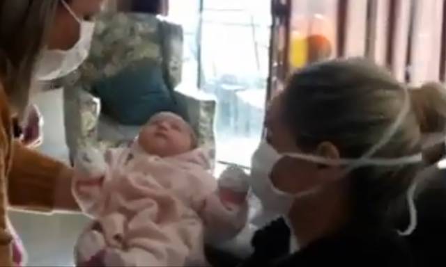 VÍDEO: gestante que venceu a Covid-19 após o parto é recebida com festa por familiares em sua casa