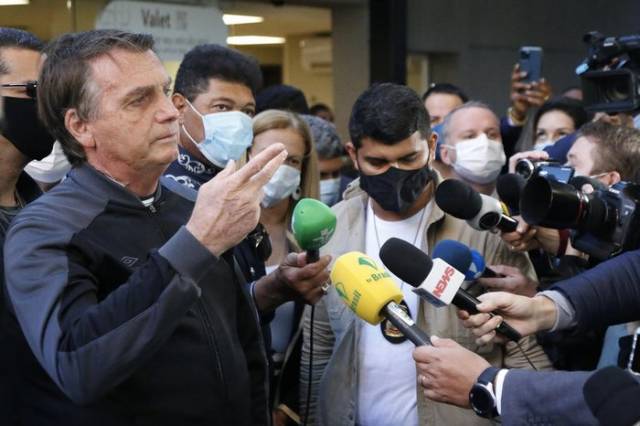 Bolsonaro recebe alta do hospital em São Paulo