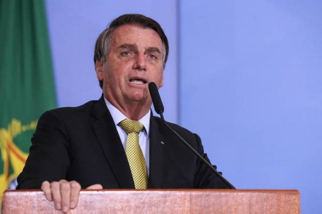 Bolsonaro veta fundo eleitoral de R$ 5,7 bilhões para 2022