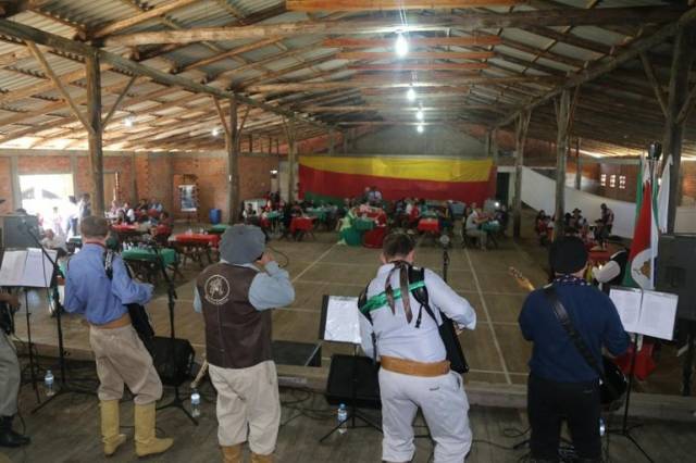 Sem bailes, CTGs se reinventam para fazer eventos na pandemia