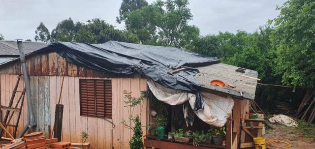 Granizo provoca danos em 70 casas em Eugênio de Castro