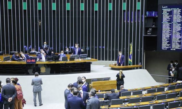 Câmara aprova em segundo turno texto-base da PEC dos Precatórios