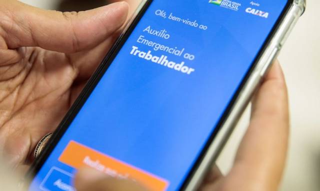 Trabalhadores nascidos em dezembro podem sacar auxílio emergencial