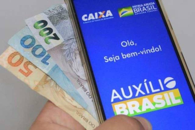 Caixa começa a pagar Auxílio Brasil com valor mínimo de R$ 400