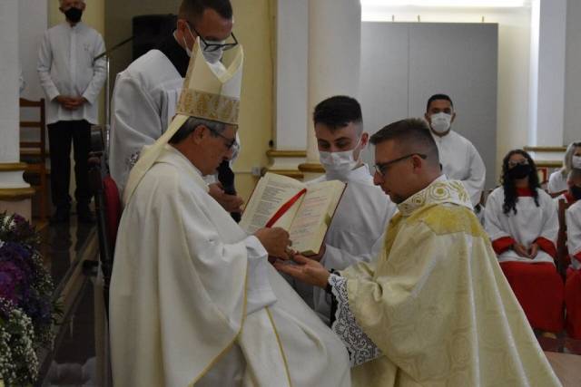 Jean Pinheiro é ordenado padre em Três de Maio