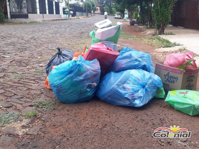 Ano novo começa com muito lixo acumulado nas ruas de Três de Maio