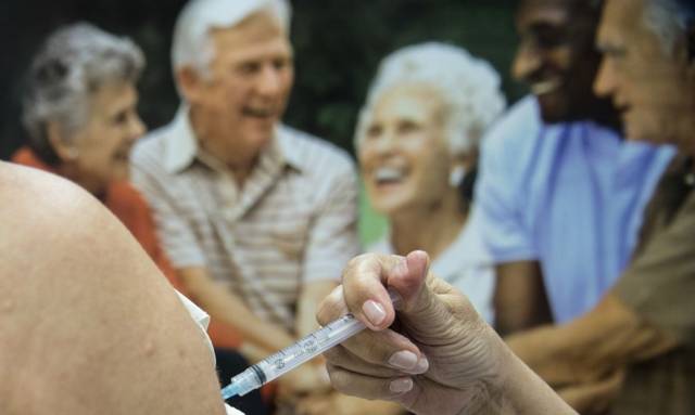 Ministério recomenda segunda dose de reforço para idosos acima de 80 anos