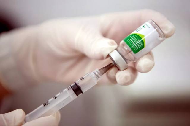 Três de Maio vacina contra a gripe e a Covid nesta terça-feira