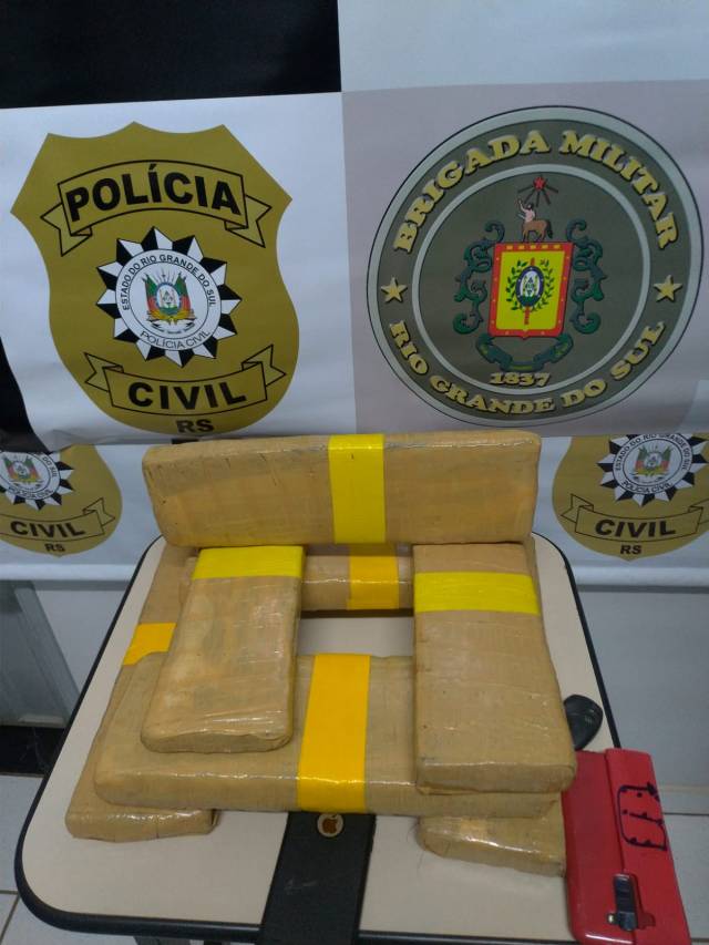 PC e BM prendem casal transportando 7 tijolos de maconha em veículo, em Independência
