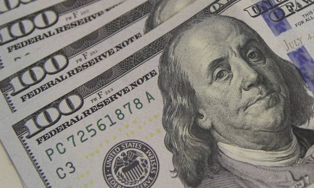 Nervosismo externo faz dólar subir para R$ 5,37