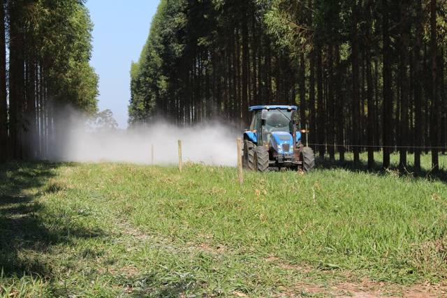 Caravana Embrapa para eficiência de uso dos fertilizantes chega a Três de Maio