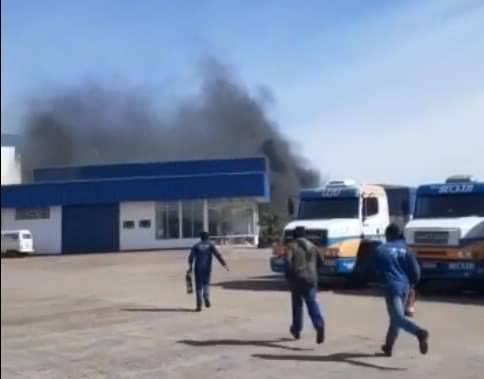 Incêndio atinge o centro de distribuição da Lojas Becker em Cerro Largo