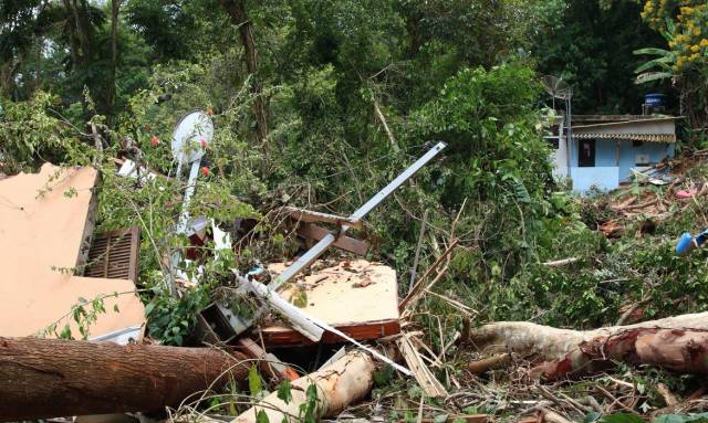 Sobe para 54 o número de vítimas do temporal no Litoral Norte de SP