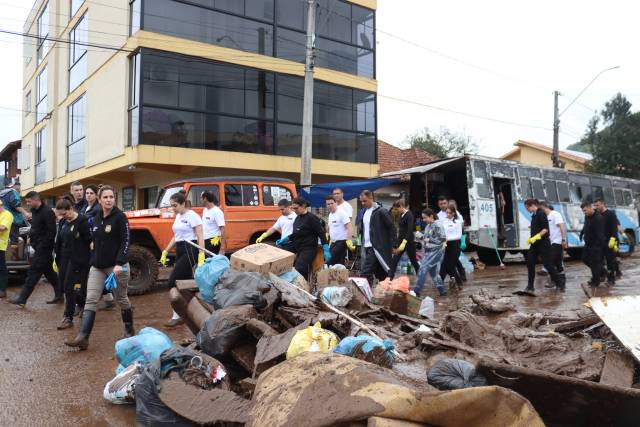 Defesa Civil do RS pede prioridade na doação de kits de limpeza