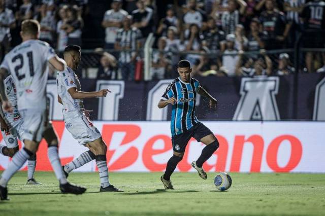 Alegando cansaço, Grêmio empata na estreia da Copa do Brasil