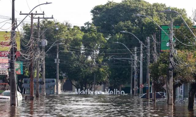Exército afasta militares que compartilharam alerta de inundação em Canoas